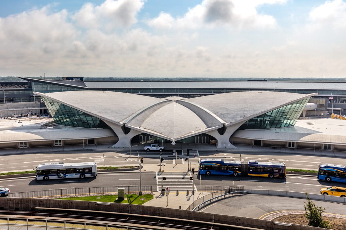 The TRe-designing an old airport into a modern hotelWA terminal at the JFK Airport in New York is a brilliant example of how old airports around the world are being re-designed for new purposes. The TWA hotel stays true to Eero Saarinen's original design and will transport you right back to 1962.