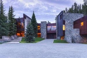 Casteel Creek Retreat: western-themed mansion in Colorado