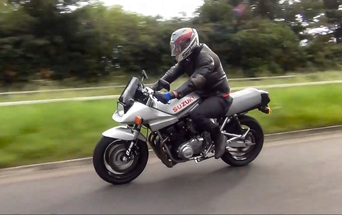 Suzuki Katana riding position